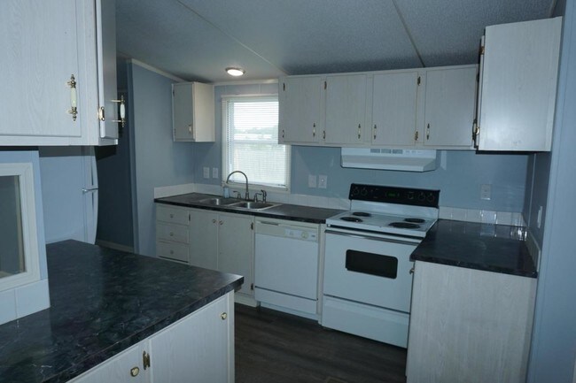 Building Photo - 2524 N Flounder Dr