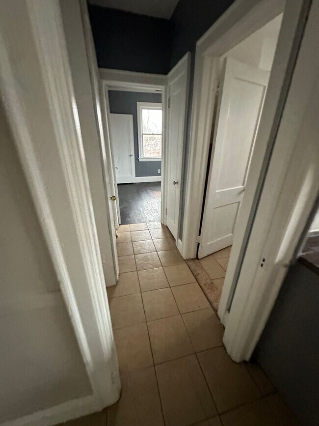 Building Photo - 2741 Doris St