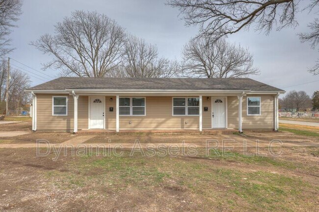 Building Photo - 509 E Quincy St