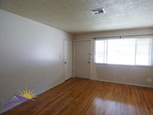 Foto del edificio - 5334-5336 Castle St