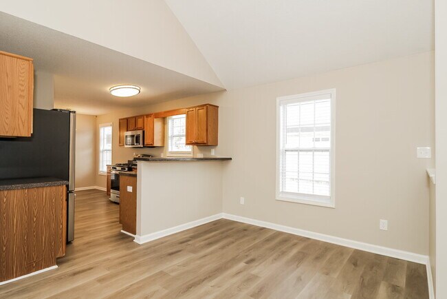 Building Photo - 1050 Abercorn Way