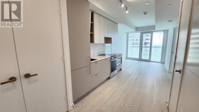 Photo du bâtiment - 3883-3883 Quartz Rd