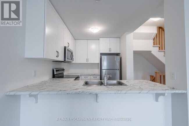 Photo du bâtiment - 1278 Baseline Rd