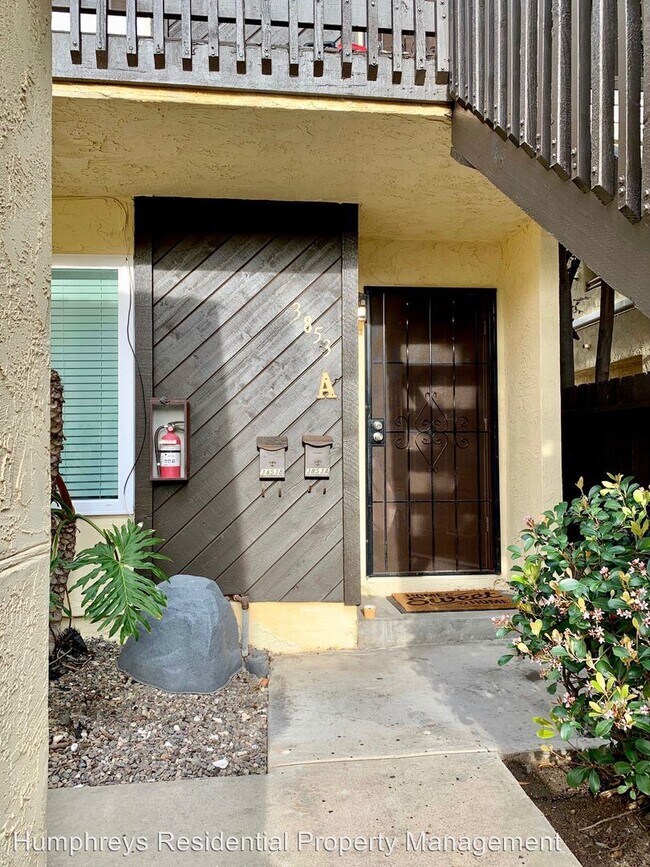 Building Photo - 3853 Riviera Dr