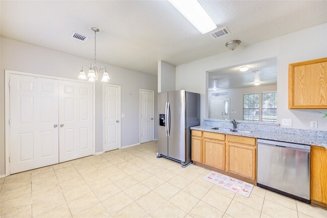 Building Photo - 18827 Sandelford Dr