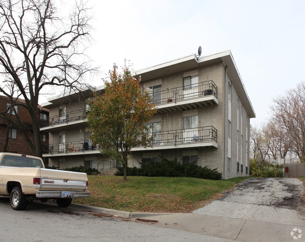 Primary Photo - 3740 Booth St