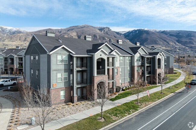 Building Photo - Avanti at Farmington Station