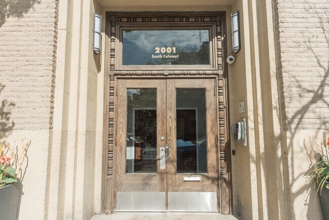Building Photo - 2001 S Calumet Ave