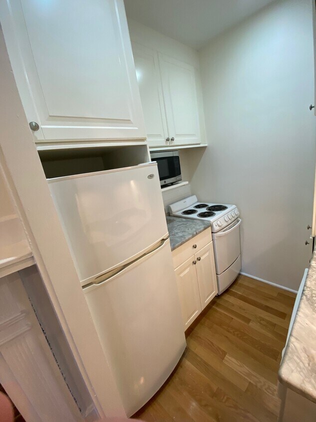Primary Photo - 458 Beacon St