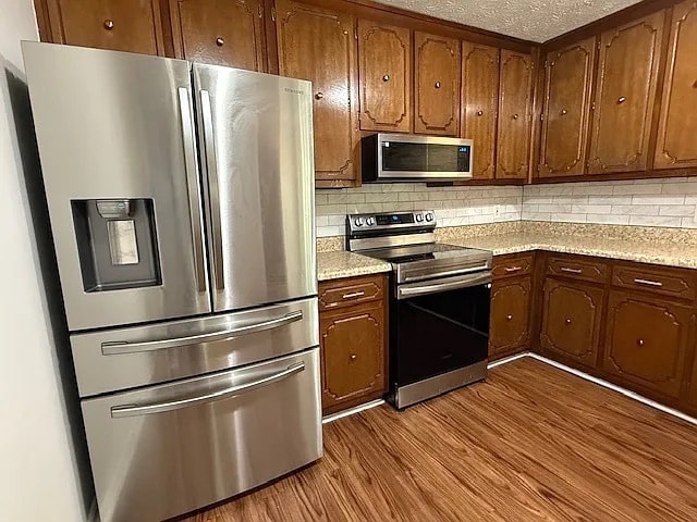 Foto del edificio - Room in House on Willowbrook Dr