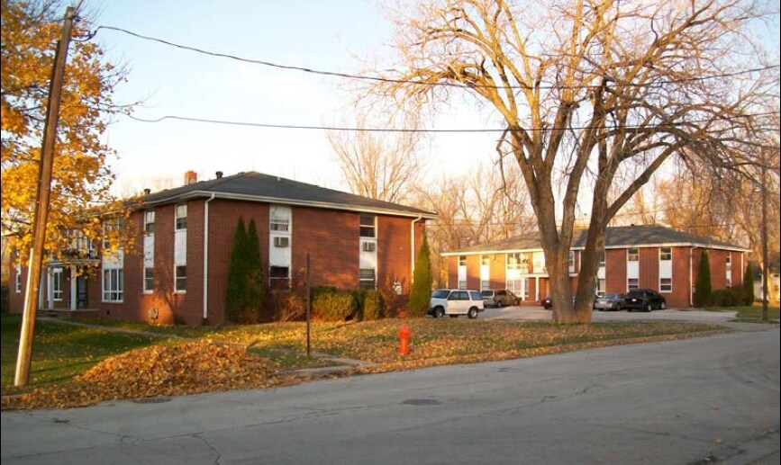 Primary Photo - 2025-2035 Eastman Ave