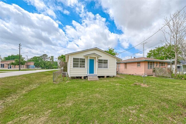 Building Photo - 4222 Sevan St