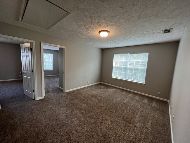 Building Photo - 4854 Laura Jeanne Blvd