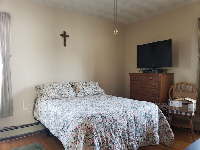 Foto del edificio - 18 Burgess Ave