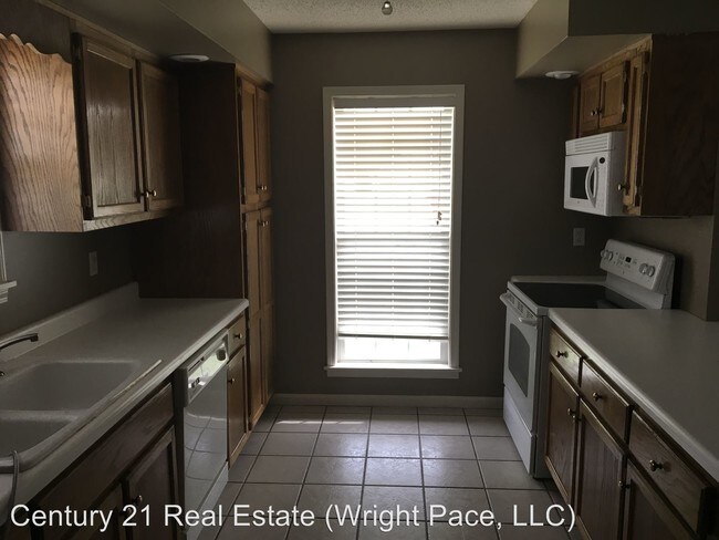 Building Photo - 2117 Bristol Dr