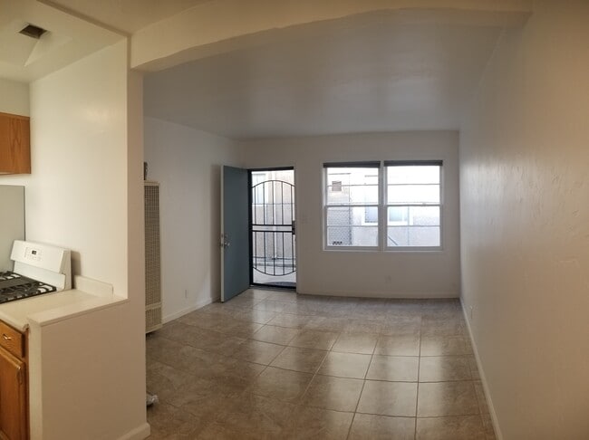 sala de estar - 823 San Fernando Pl