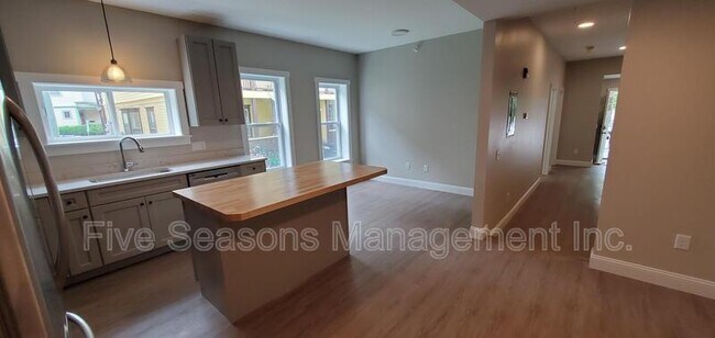 Photo - 96 S Union St Apartment