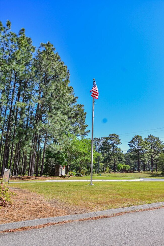 Building Photo - 66 Forest Pond Rd