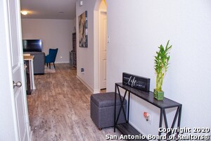 Foto del edificio - 6031 Akin Pl