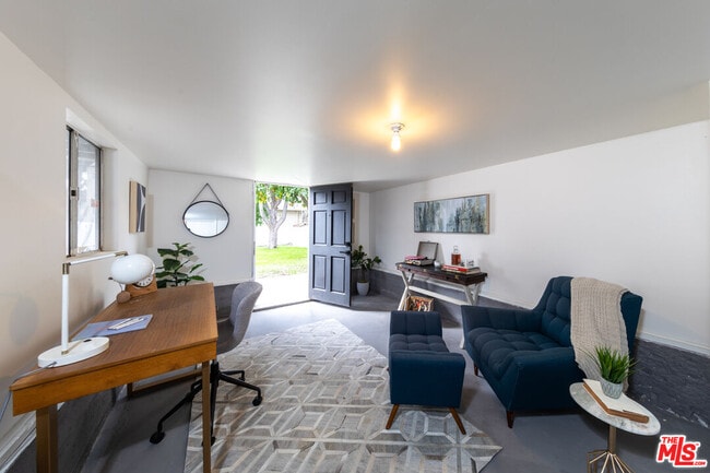 Foto del edificio - 3766 Valleybrink Rd