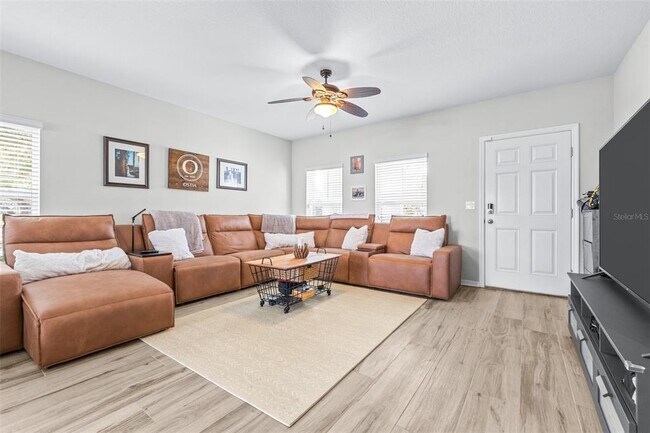 Foto del edificio - 13030 Boggy Creek Dr