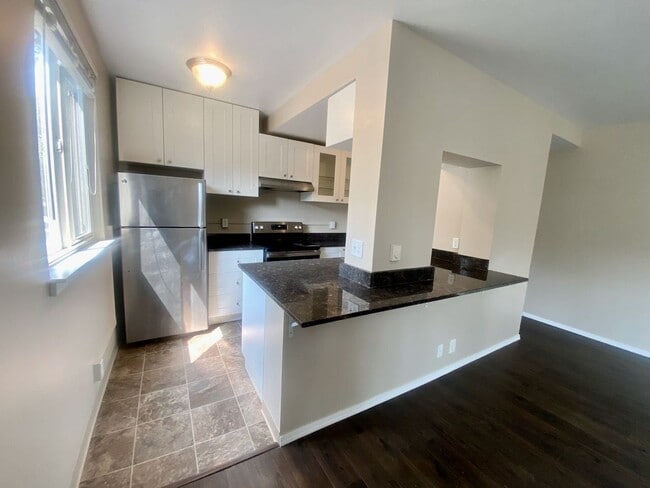Interior Photo - 700 E Mercer