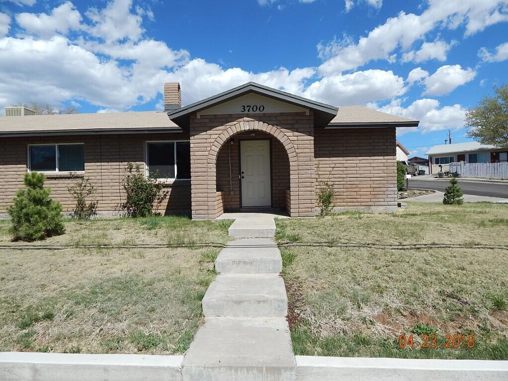 Front Door - 3700 N Swan St