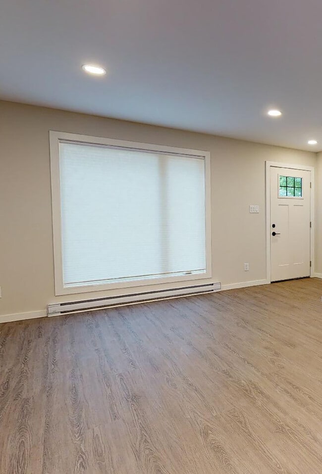 Building Photo - 933 Taylor Ave