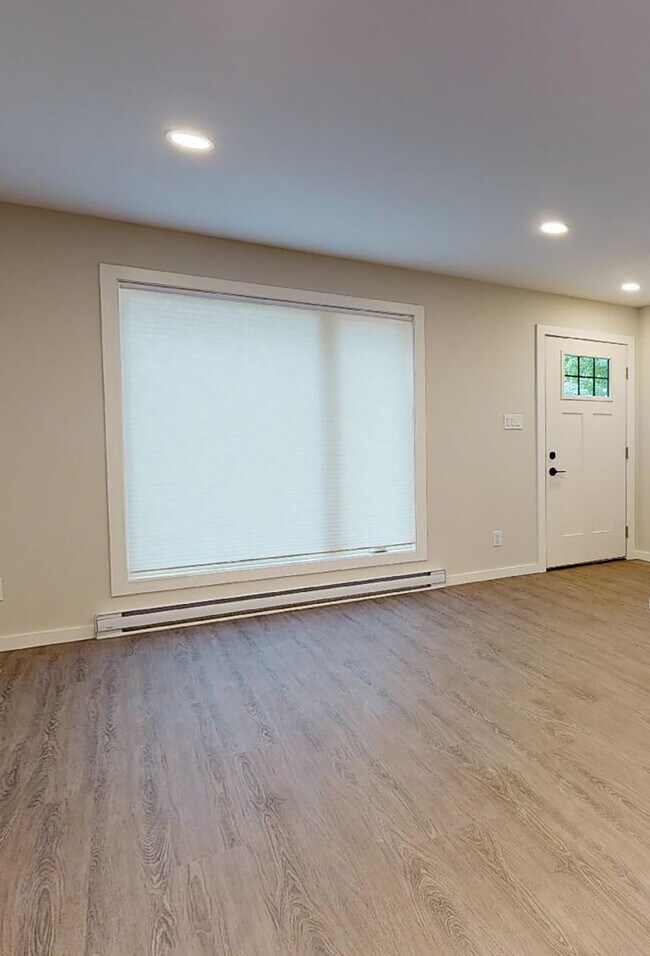 Building Photo - 933 Taylor Ave