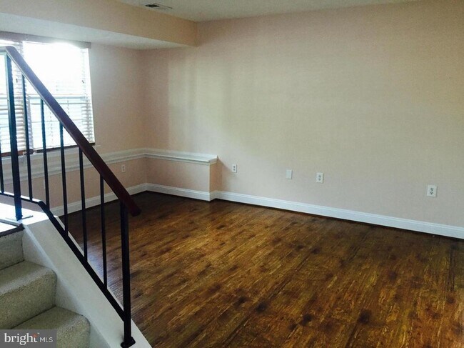 Foto del edificio - 1014 Nelson Ct NE