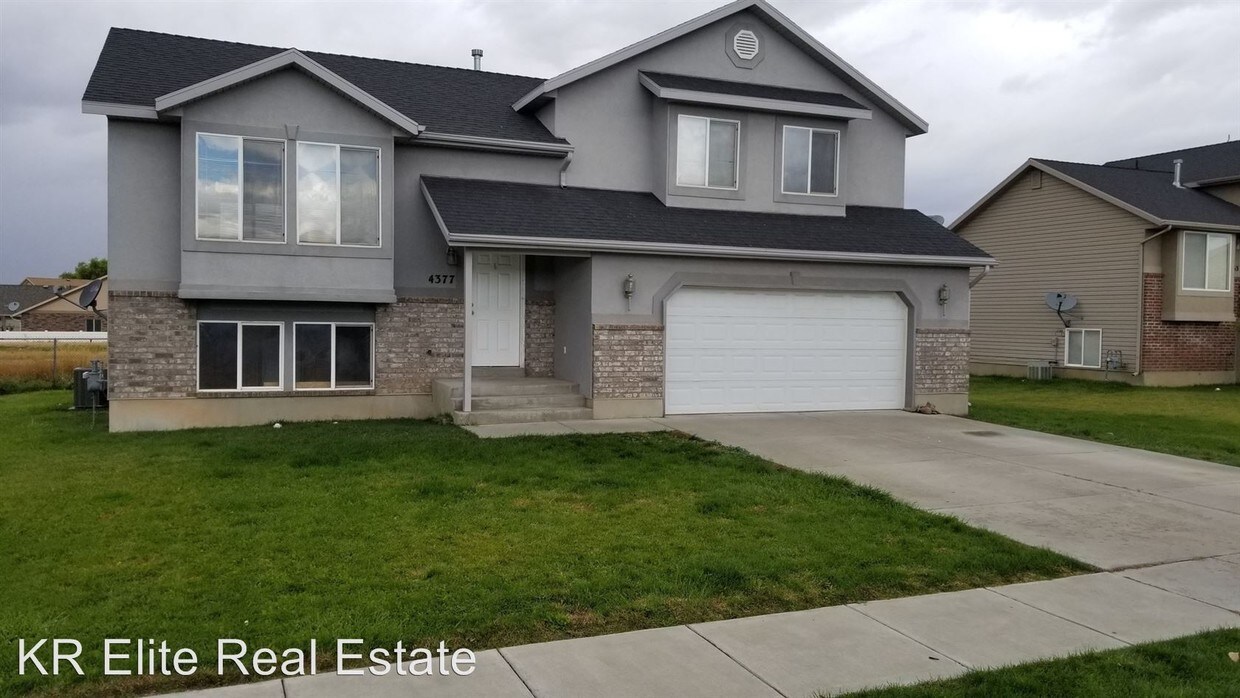 Foto principal - 4 br, 3 bath House - 4377 S 3450 W
