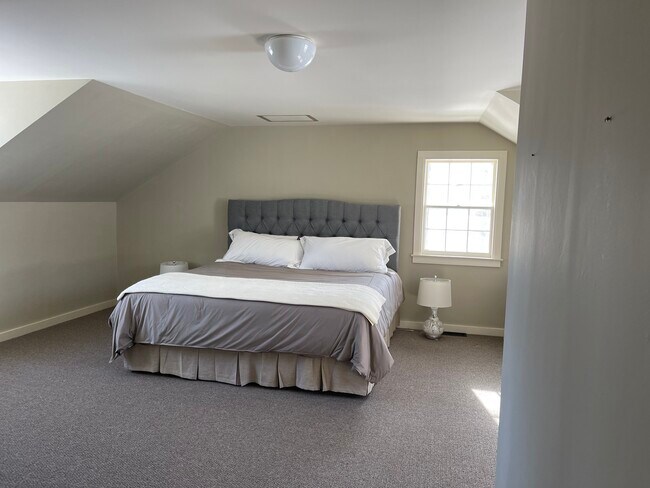 Foto del edificio - 40 Cobble Hill Rd