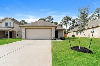 Building Photo - 310 Blue Crane St