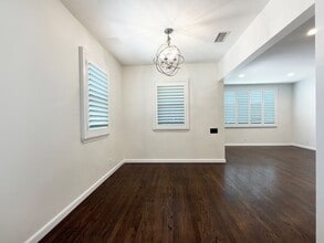 Building Photo - 2025 Euclid Ave