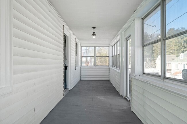 Building Photo - 41 Dewey St