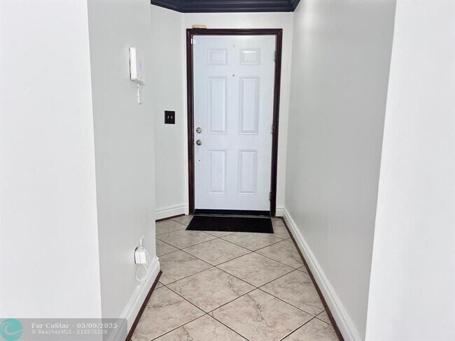 Foto del edificio - 170 NW 207th Way