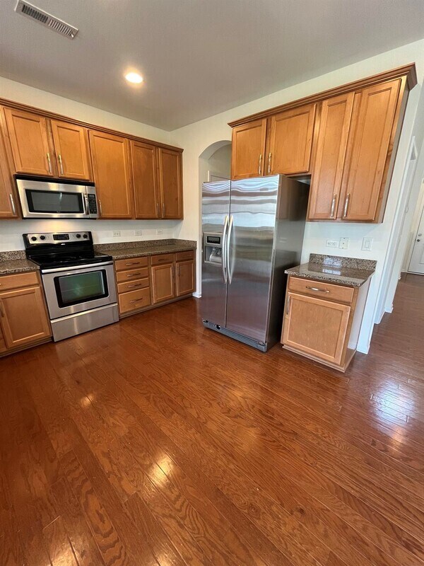 Building Photo - 5600 Cactus Valley Rd