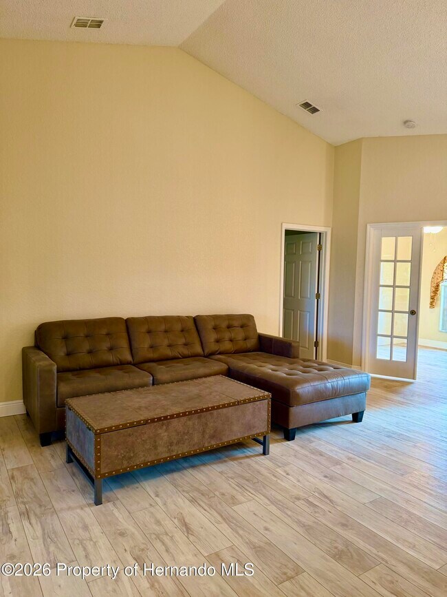 Foto del edificio - 9448 Tooke Shore Dr