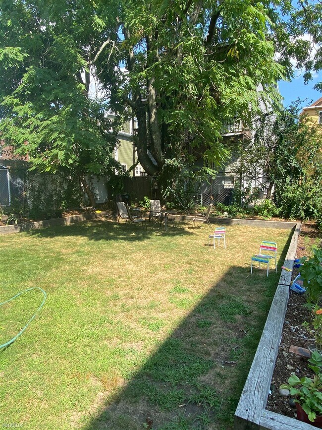 Building Photo - 2 br, 1 bath House - 132 Cherry St Apt 2