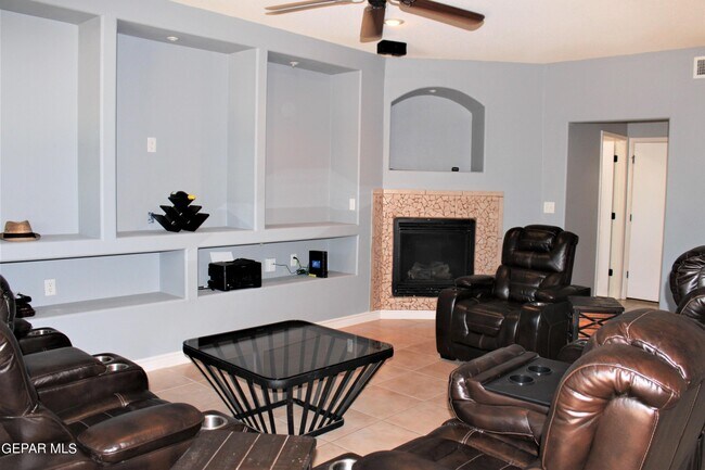 Foto del edificio - 14021 Tierra Yukon Ln