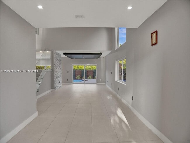 Building Photo - 14301 SW 130th Ave