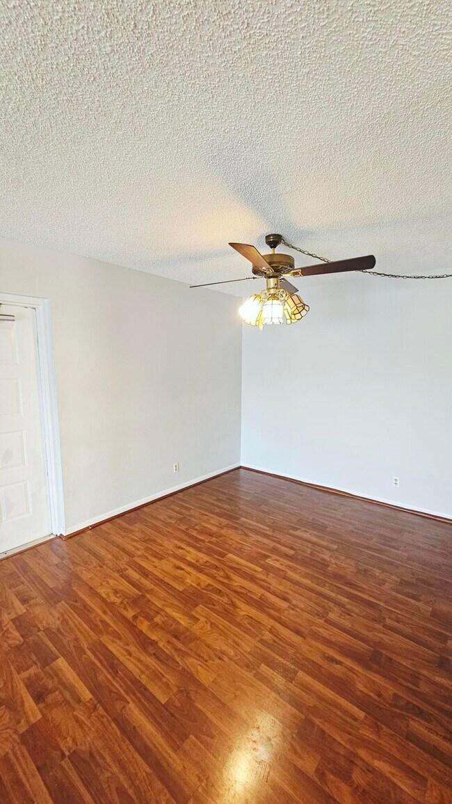 Building Photo - 1109 Green Pine Blvd