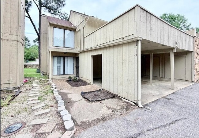 Building Photo - 8406 Rockcreek Pkwy