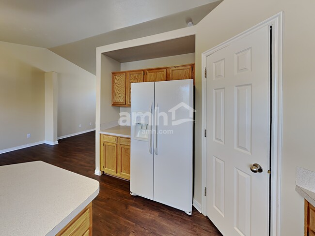 Building Photo - 543 Canyon View Drive