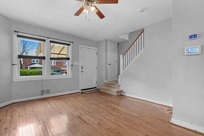 Foto del edificio - Gwynn Falls Beautiful 3 Bedroom With Finished Basement for RENT