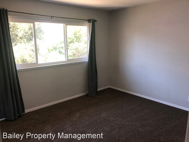 Foto del edificio - 2 br, 2.5 bath House - 1271 Green Acres Court