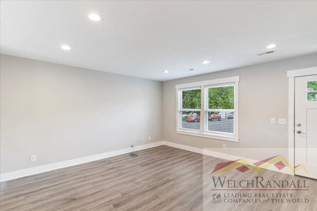 Foto del edificio - Your Clinton Haven – Modern, Spacious, and...