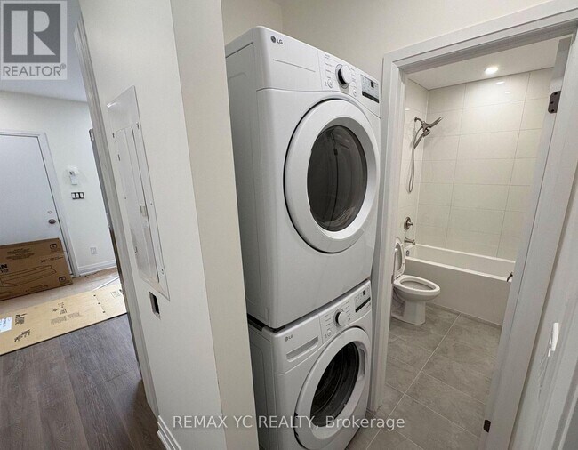 Photo du bâtiment - 673-673 Danforth Ave