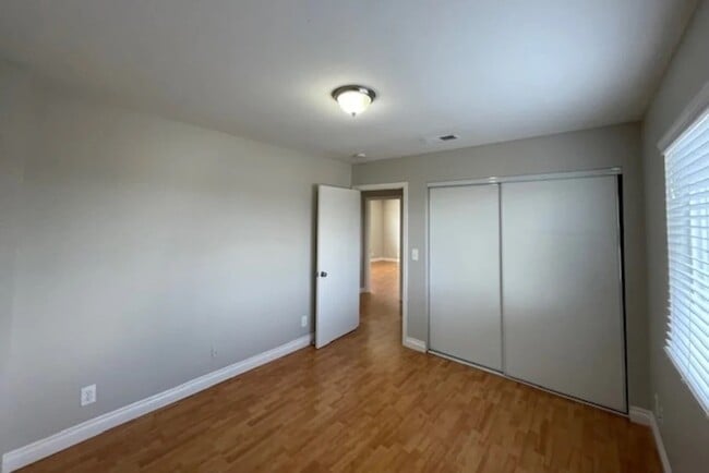 Building Photo - 21921 Violeta Ave