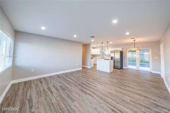 Building Photo - 3 br, 2 bath House - 8940 SW 20th St